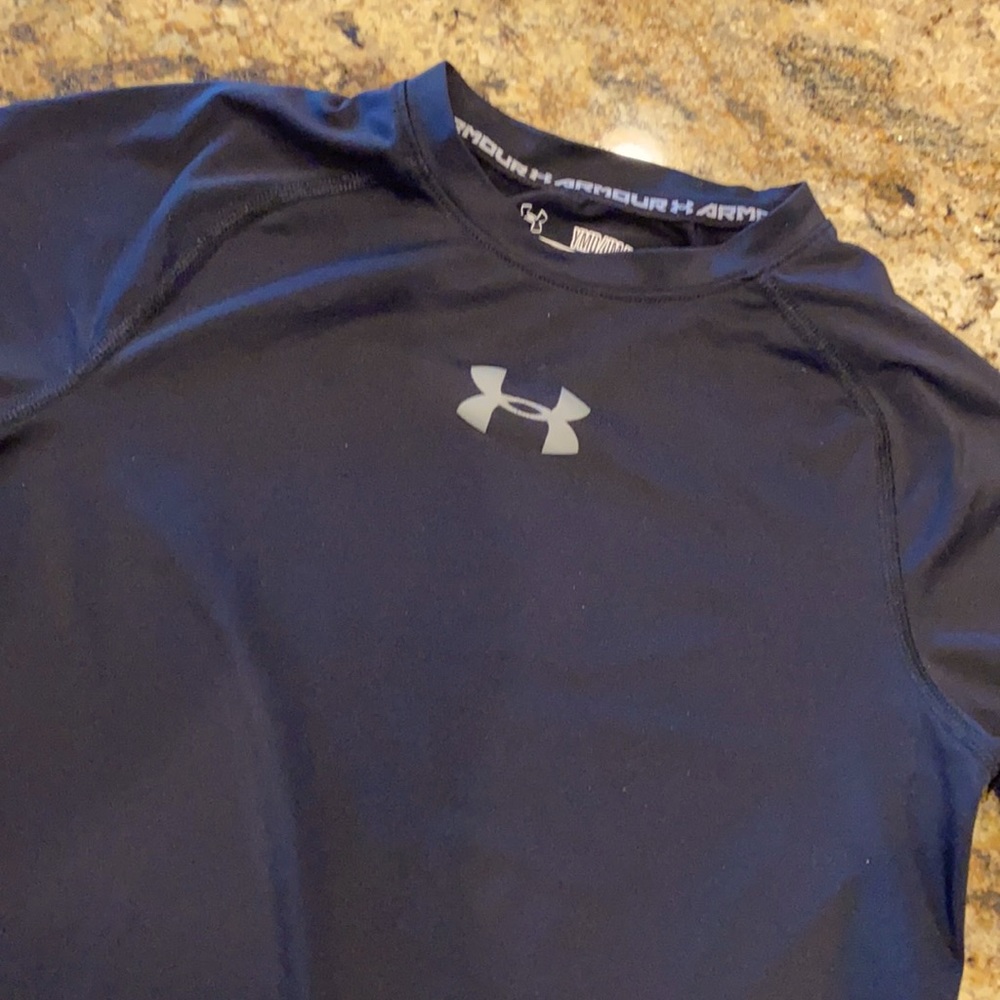 Under Armour short sleeve (M)